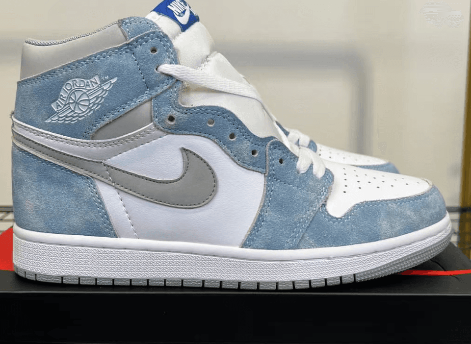 NIKE AIR JORDAN 1 HIGH OG ROYAL COURT